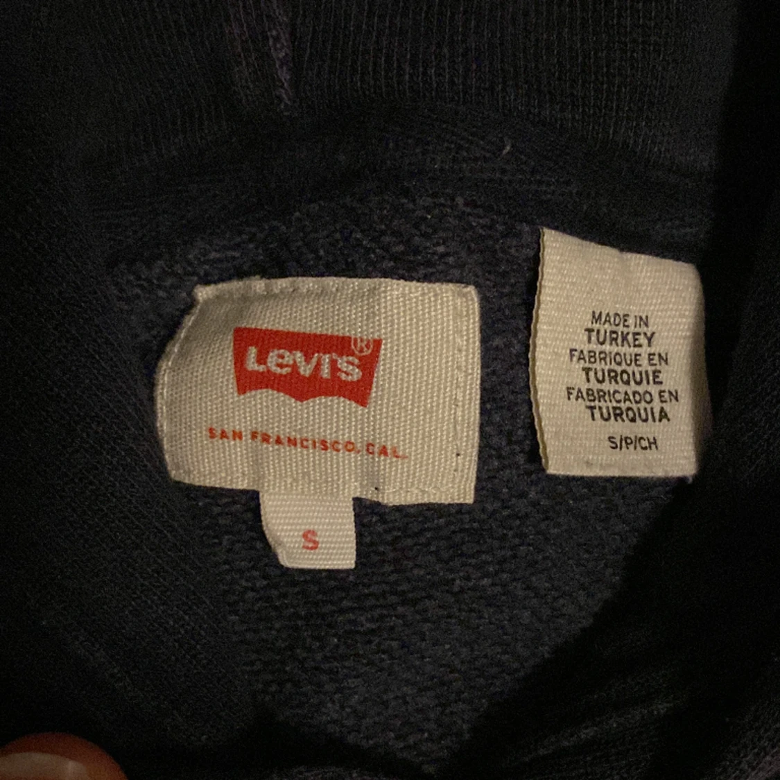 Marinblå Levi’s hoodie - 90