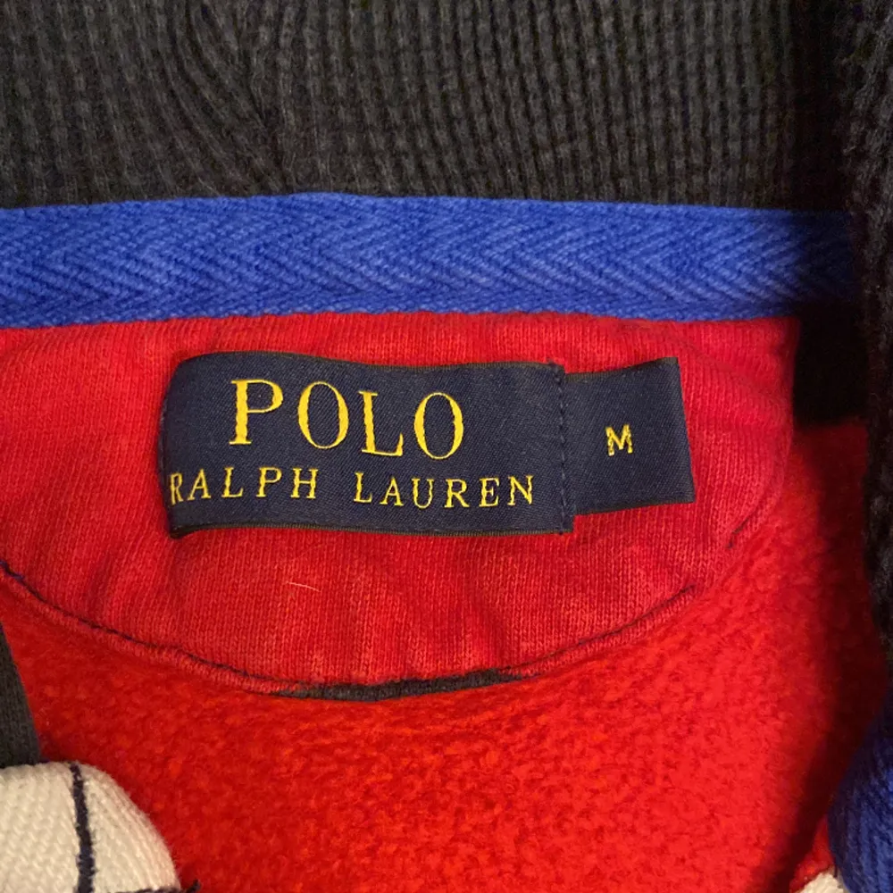Riktigt fett Ralph Lauren hoodie, Storlek är M men sitter som S. Hoodies.