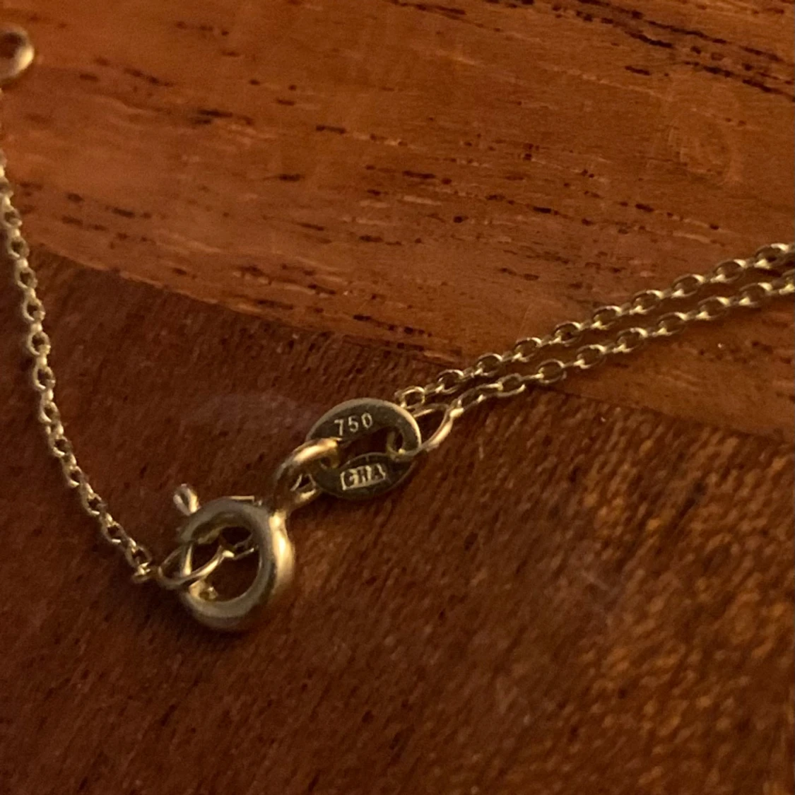 Halsband 18k guldfynd använd 1-3ggr - 91