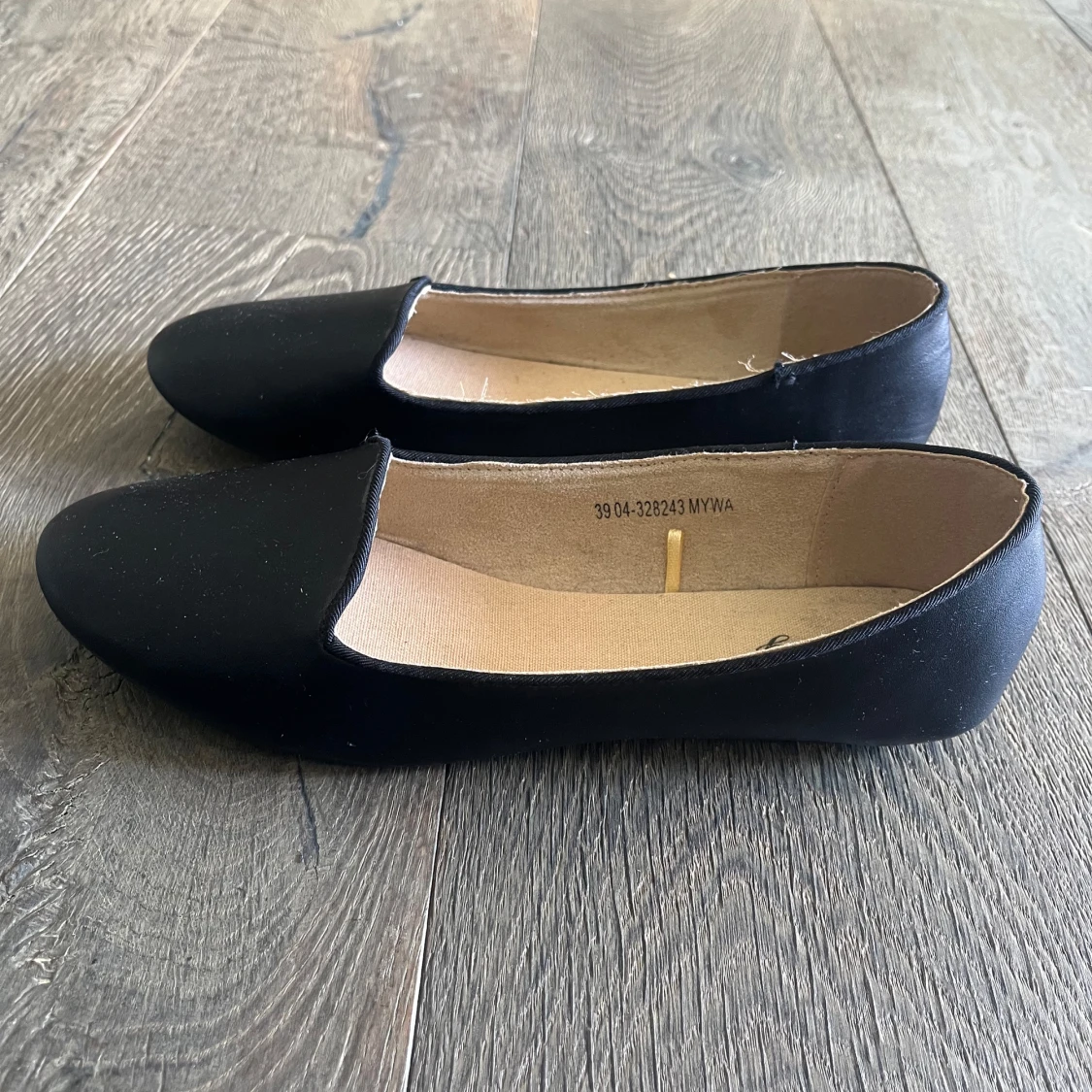 Svarta ballerinaskor - 91