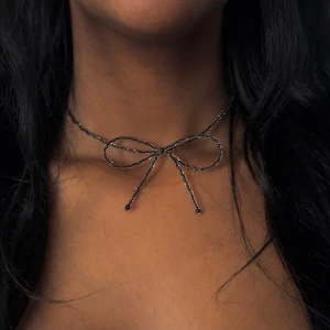 Pärlhalsband / Coquette  / Rosett - Handgjort pärlhalsband aldrig använt! Handmade beaded necklace, never used!  Skriv om du vill ha den i en annan färg Send me a message if you want it in a different color 