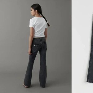 Gina jeans! - Säljer mina Gina jeans, 164 bootcut tall low waist. Har dock sytt upp dom så nu passar de mig som är 163, eftersom att dom blev längre då dom är modell tall vilket adderar två cm. Pris kan diskuteras!!