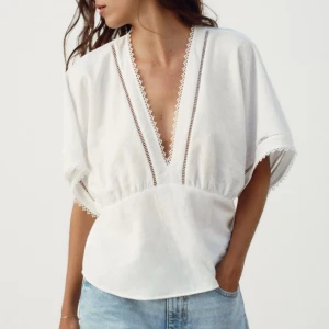 Zara topp - Helt ny och helt oanvänd Zara topp!💕💕