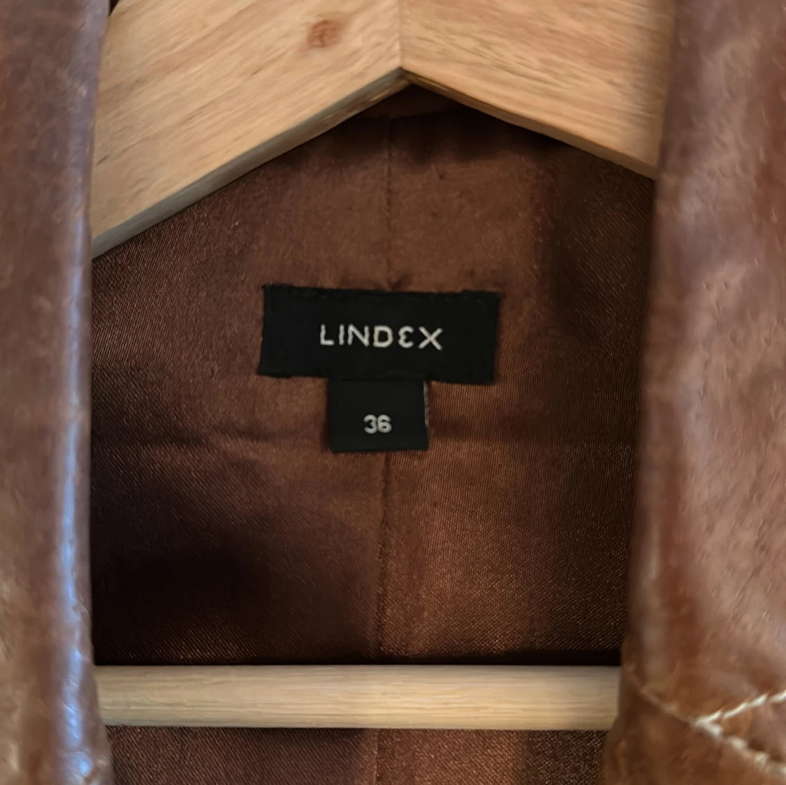 Brun skinnjacka från Lindex - 91