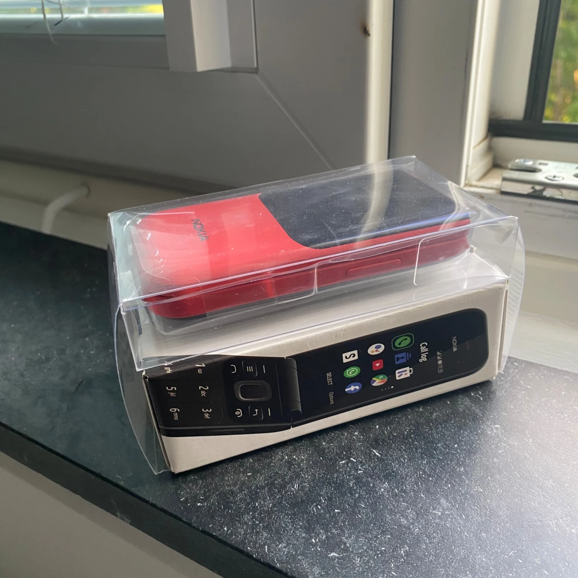 Nokia 2720 Flip  - 90