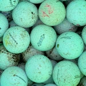 Valfri mängd golfbollar - Dm:a mig om hur många bollar ni vill ha och vilka märken så diskuterar vi pris!