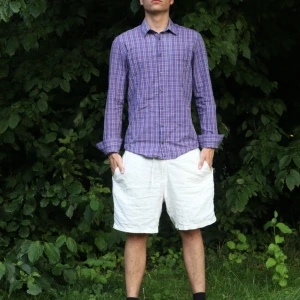 Skjorta från Tiger of Sweden - Nyskick. Bra att festa i!🎉