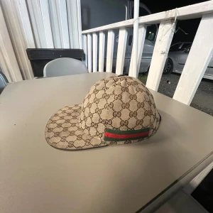 Gucci keps äkta - Sthlm