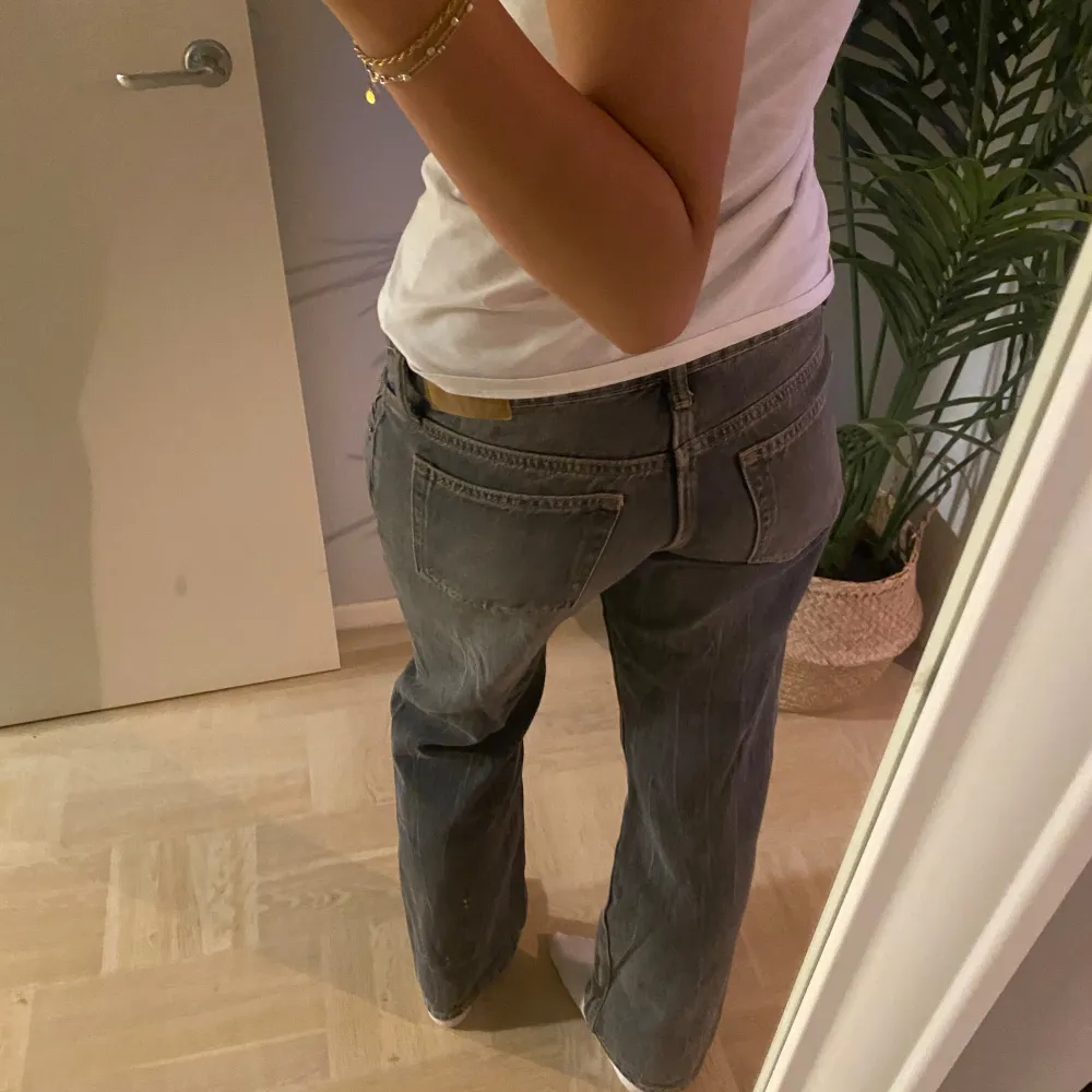 Som nya! Jag är 171cm lång för referens. Ställ gärna frågor💘💘Storlek 28/34. Jeans & Byxor.