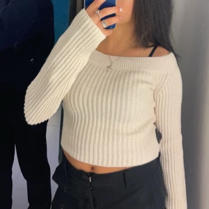 Tröja - Jätte snygg vit tröja, använd 2 gånger i storlek s