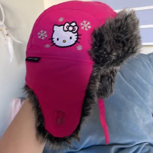 Hello Kitty mössa - Köpte förra året knappt använd 
