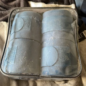 Benlindor  - Hej! Jag säljer mina blåa benlindor då dem är för stora.  Dem är i storlek full och är som helt nya då jag aldrig använt dem. 