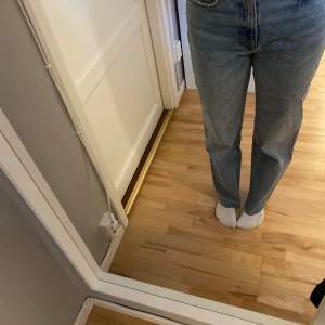 Säljer dessa jeans från Pull&Bear som knappt är använda.