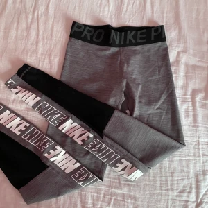 Tights  - Nike tights passar dig med storlek Xs/S 