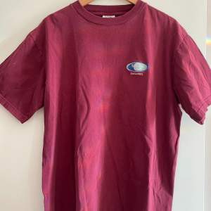 Vintage 90-tals T-shirt från Hard Rock Café. Köpt secondhand i usa. Köpare står för frakten ✨