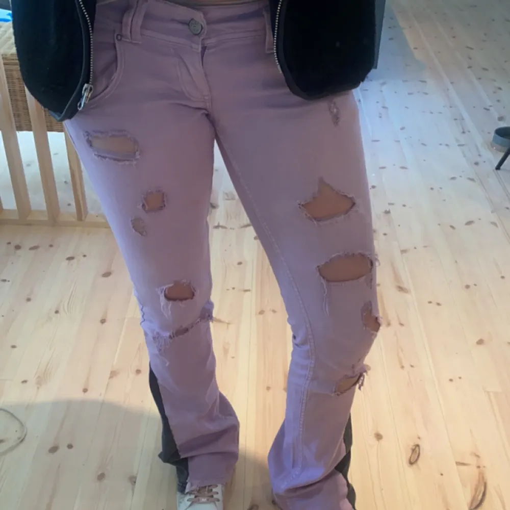 En av mina favorit jeans, säljer endast vid bra bud ❣️❣️❣️❣️ Nyskick . Jeans & Byxor.