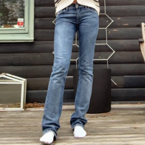 Diesel jeans - Säljer mina lågmidjade jeans från Diesel! Jättebra skick😍  Jag är 163 och de är lite långa på mig!