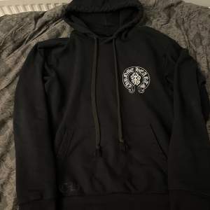 Chrome Hearts American Flag Hoodie Condition 10/10 signs of slight usage, More pictures will be provided if needed. Purchased in london Chrome hearts store