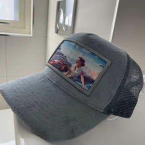 Revenite Monaco Keps - Revenite keps säljer då den inte kommer till användning Top skick! Hör av er vid frågor! Psst priset är inte hugget i sten😄