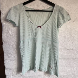 Odd Molly tröja  - Super söt odd Molly tröja i strl 0. Färgen är mellan mint och turkos. Skriv privat så sätter jag på köp nu!💕🎀✨