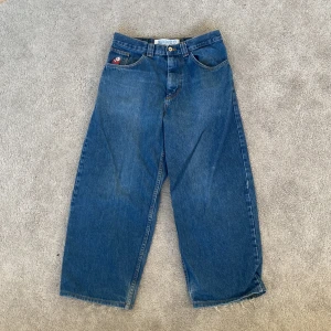 Polar bigboys  - Säljer ett par riktigt snygga bigboys med OG loggan i storlek S. Det som är ett minus är att dem är skrapade vid fötterna bak som man ser på sista bilden  Köparen står för frakten 