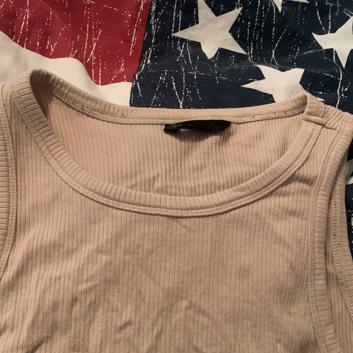 Beige ribbad topp  - 90