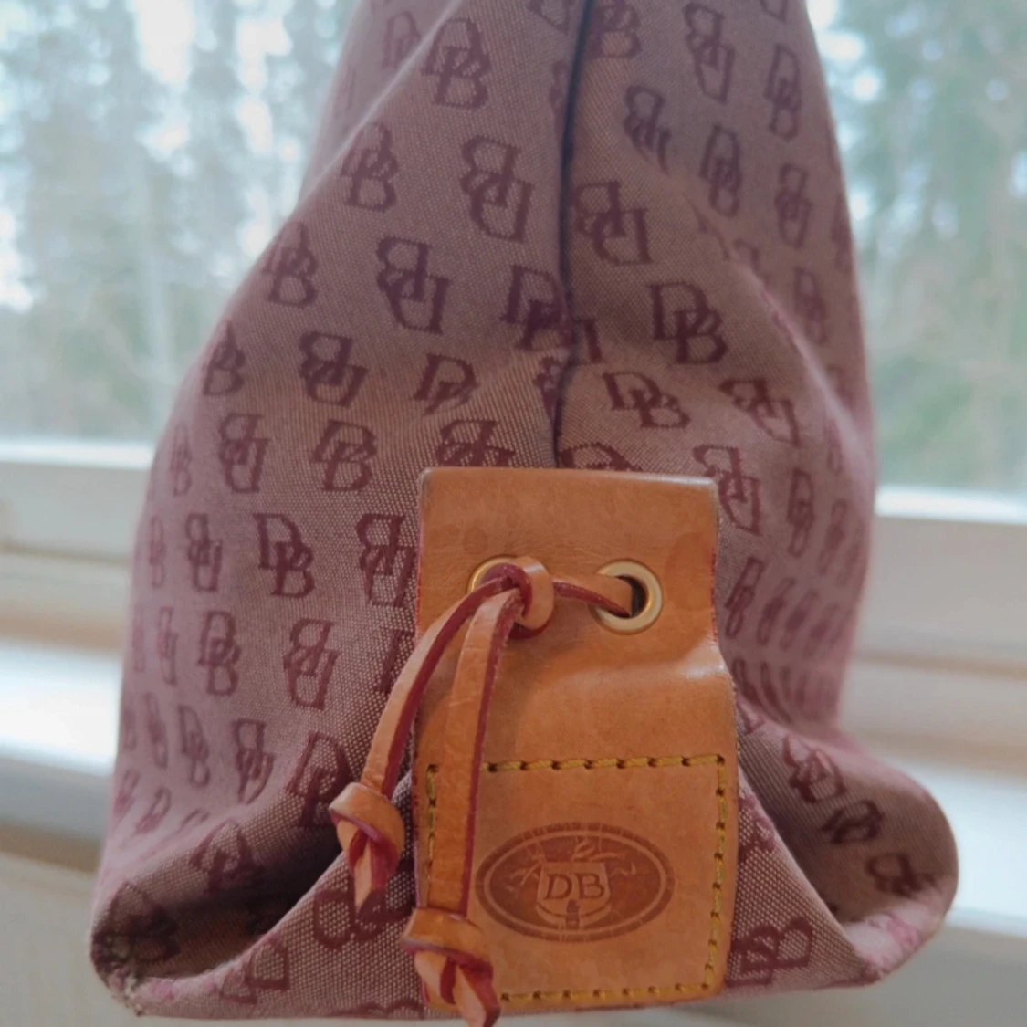 Vintage Dooney & Bourke DB signatur axelväska - 90