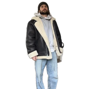Vintage Shearling jacka - Flygarjacka i lammskinn,  mörk brun. Jackan är i väldigt bra skick och har tagits väl om hand med läderfett. Nitar, spännen och dragkedja precis har blivit utbytta (YKK 10mm). Kan skicka fler bilder!