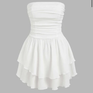 vit bandeau klänning - helt ny, aldrig använd, endast testad, från cider💕