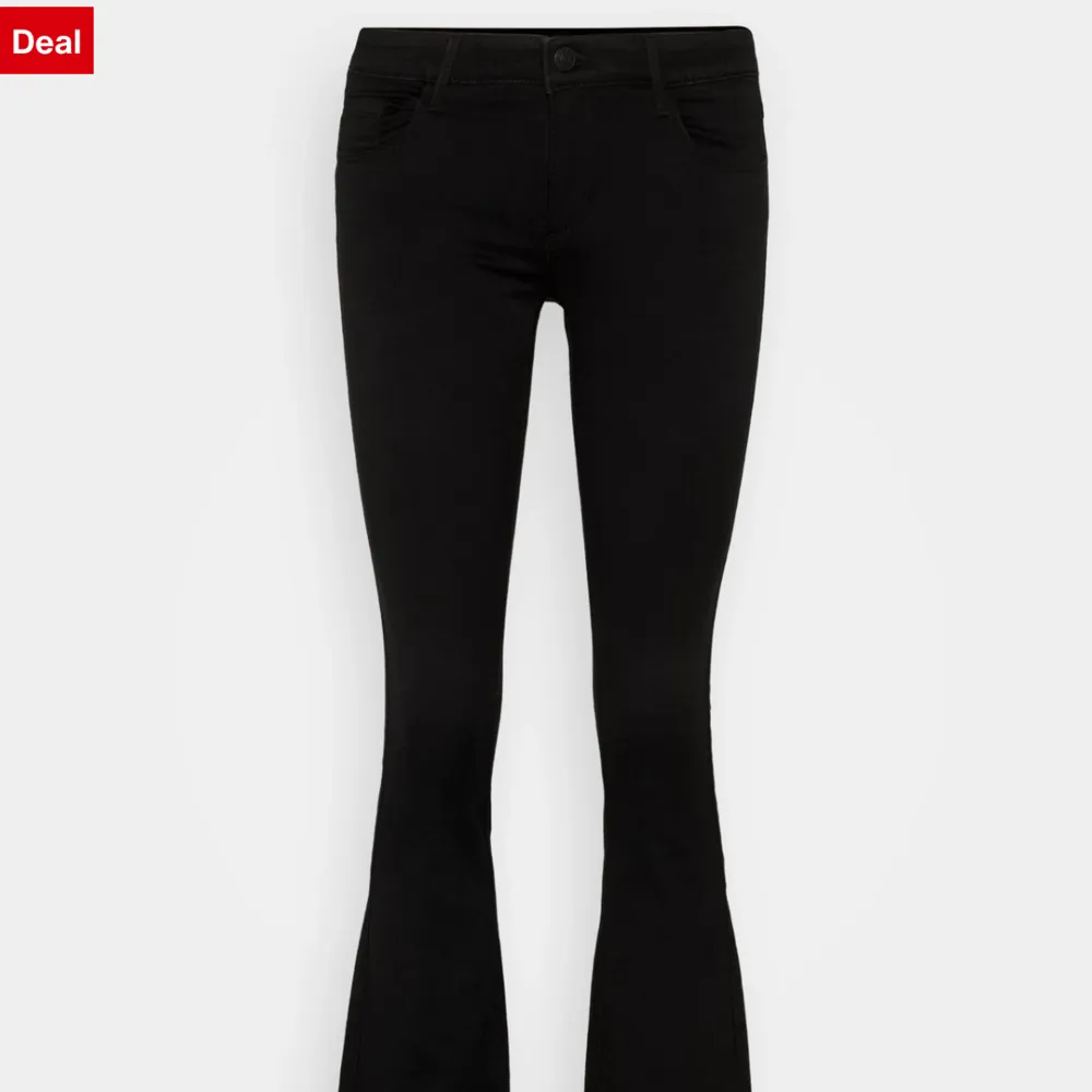 Svarta jeans, säljer pga för stora för mig. Buda!❤️. Jeans & Byxor.