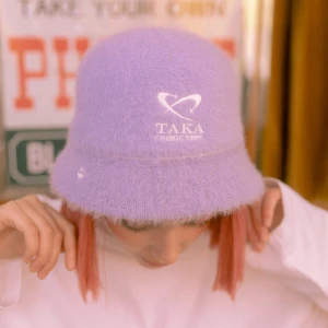 Taka Original Bucket Hat - En riktigt snygg lila taka original bucket hat