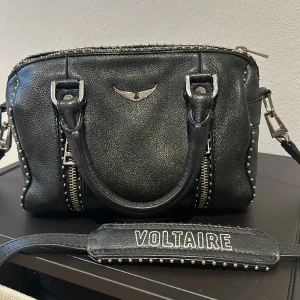 Zadig vänska - Säljer min Zadig  väska som är i mycket bra skick. Dustbag följer med. Pris kan diskuteras .💕💕