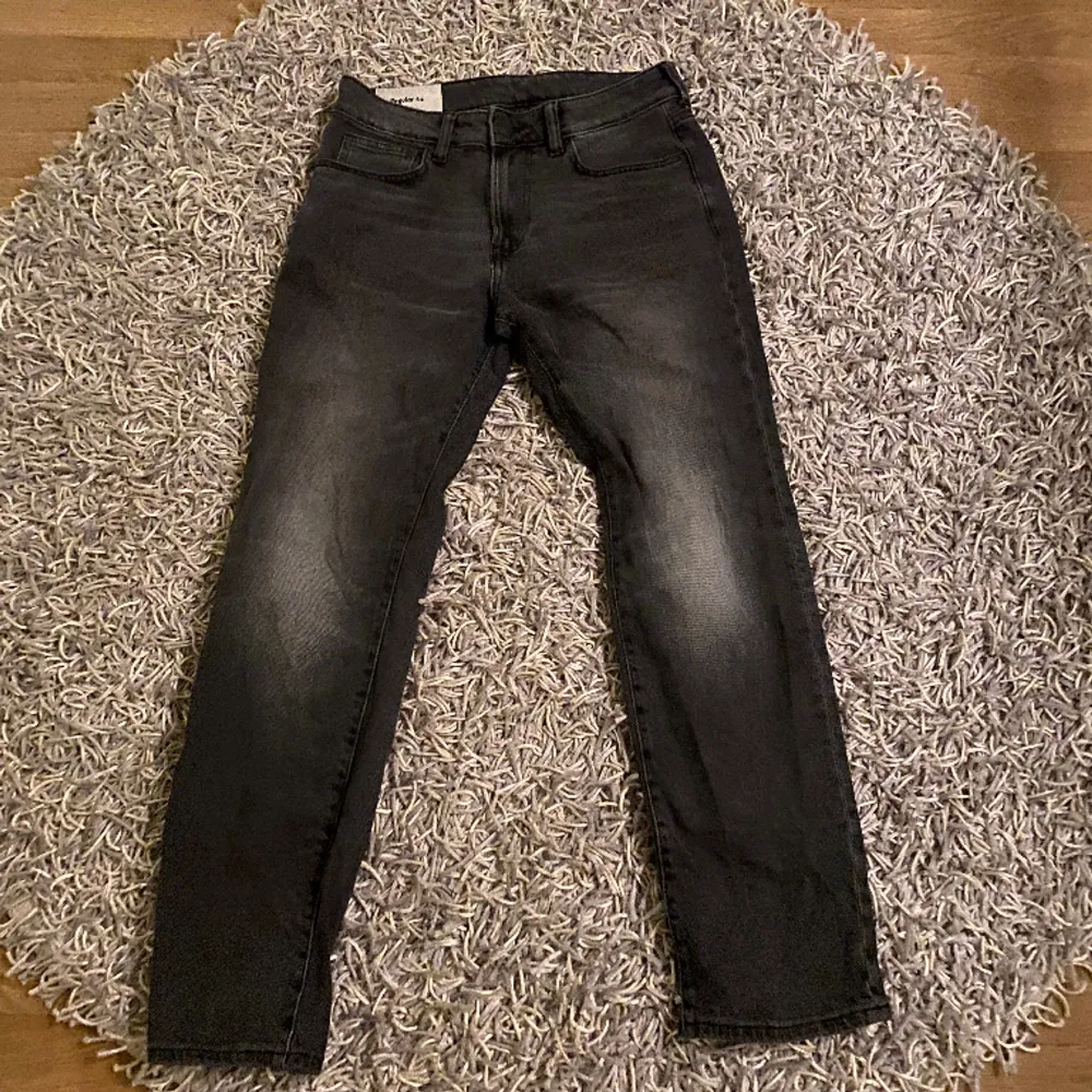 Regular fit hm jeans 28x3 150kr Nypris 399kr. Jeans & Byxor.