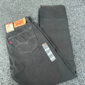 Levis 501 original  - Helt nya Levis 501 original, aldrig använda, nypris ca 1399, mitt pris 599, strl 33/32, alla lappar sitter kvar!