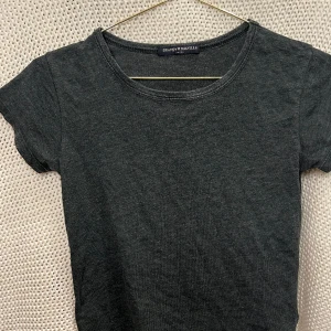 brandy melville t-shirt  - tshirt från brandy melville i strl onesize fint skick hör av dig vid frågor🩵