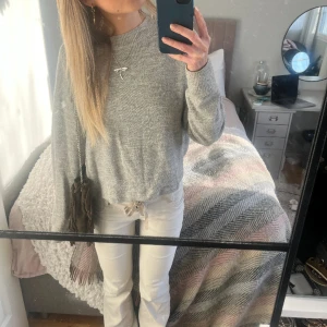 Stickad tröja - Så fin lite tunnare stickad tröja ! 