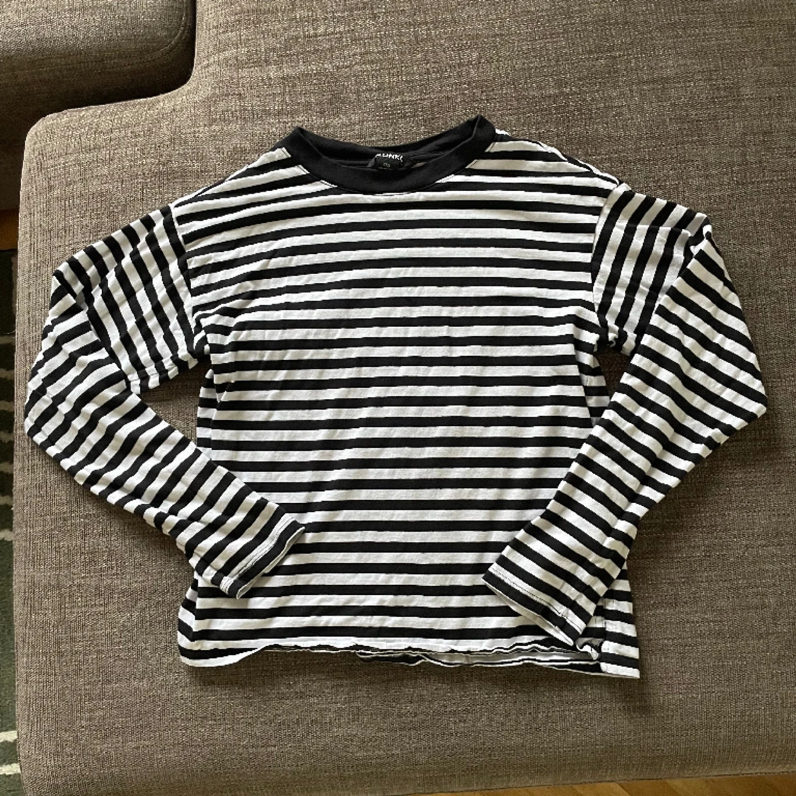 Randig tröja från monki. Storlek XXS💋 - 90