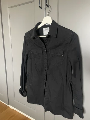 Jeansskjorta Replay  - Svart jeansskjorta knappt använd