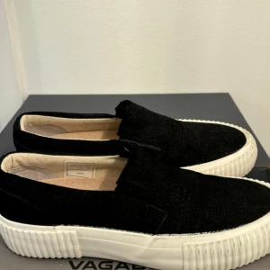 Skor - Bra och jätte finna