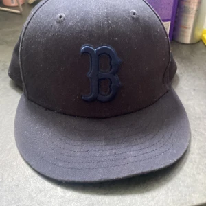 Nehe era keps - Jag säljer min gamla keps då jag inte använder den längre, det är en size 7