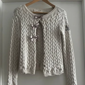 Odd Molly kofta - En begie odd Molly kofta köpt för längesen men inte mycket använd, Storlek 0 Skriv vid intresse och egna bilder ⭐️💐