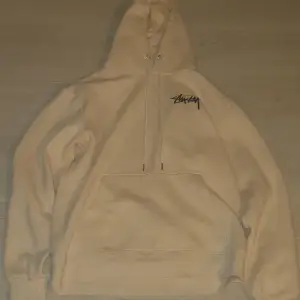 Jättebra skick, storlek m, stussy hoodie.