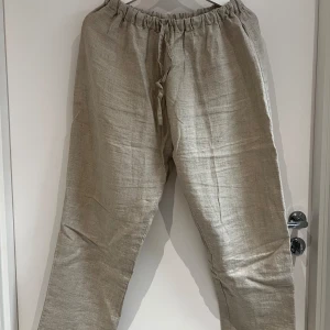 Linne byxor  - Lin Living linne byxor  Mycket bra skick Resor i midjan 