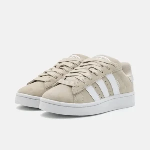 Adidas campus 00s - säljer dessa adidas campus i stolen 38  Väldigt bra skick då de är nyligen köpta💕 pris går att diskutera 