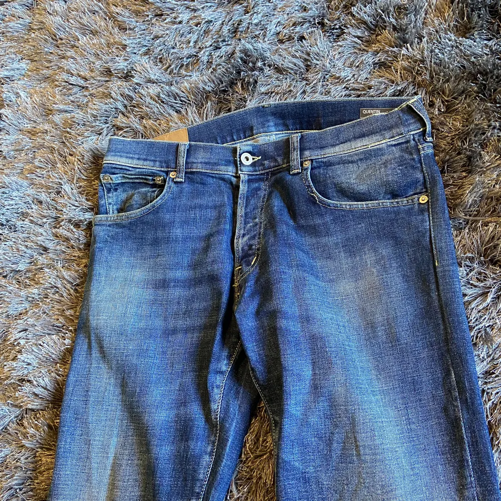 Tja, säljer dessa riktigt snygga dondup jeans. skicket år 8,5/10 ser helt nya ut. skriv gärna för fler frågor/bilder(:  (TAR EMOT BYTEN). Jeans & Byxor.