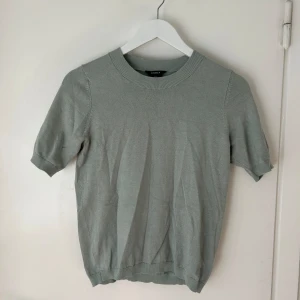 Stickad tröja - Bra skick!