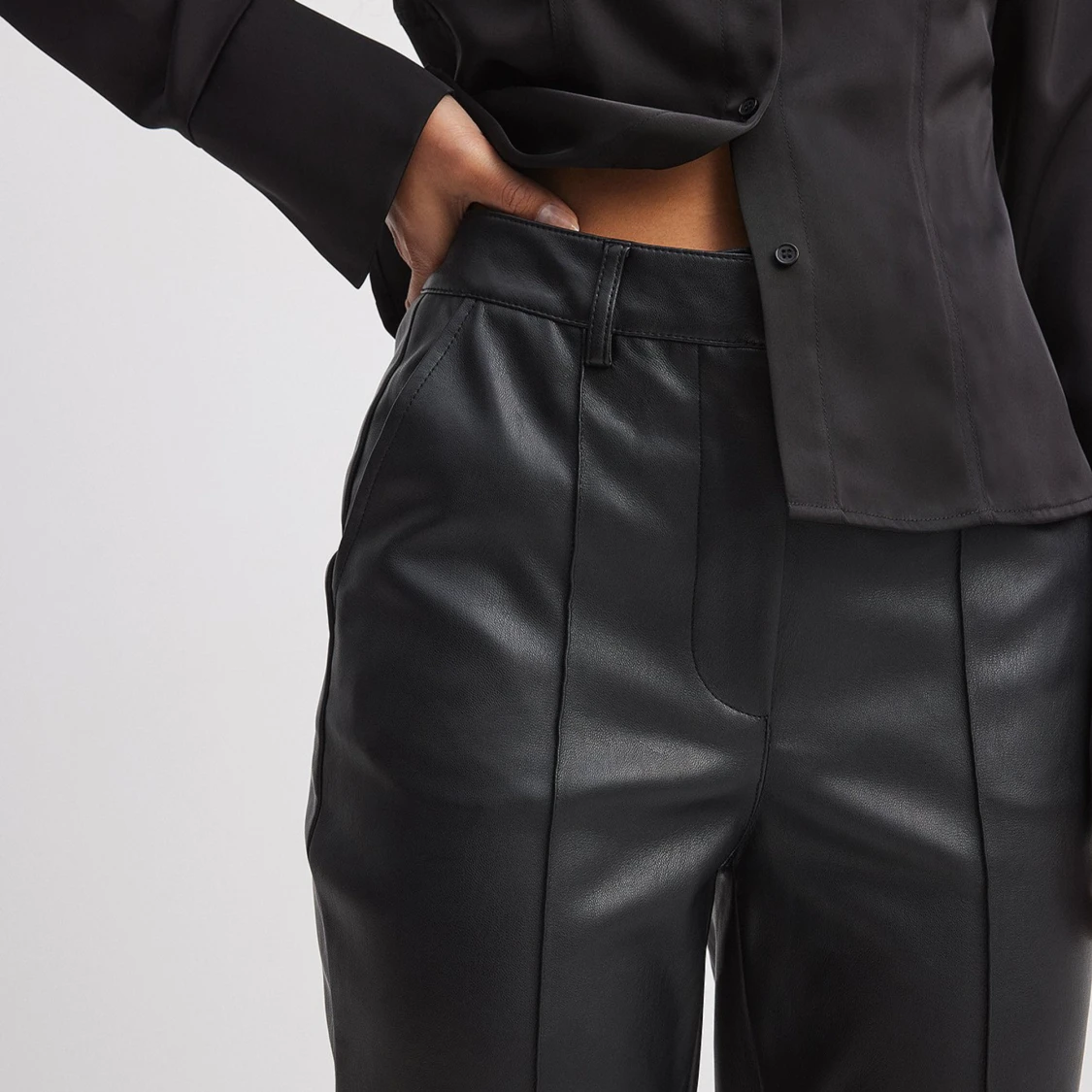 Läderimieterade byxor - 90