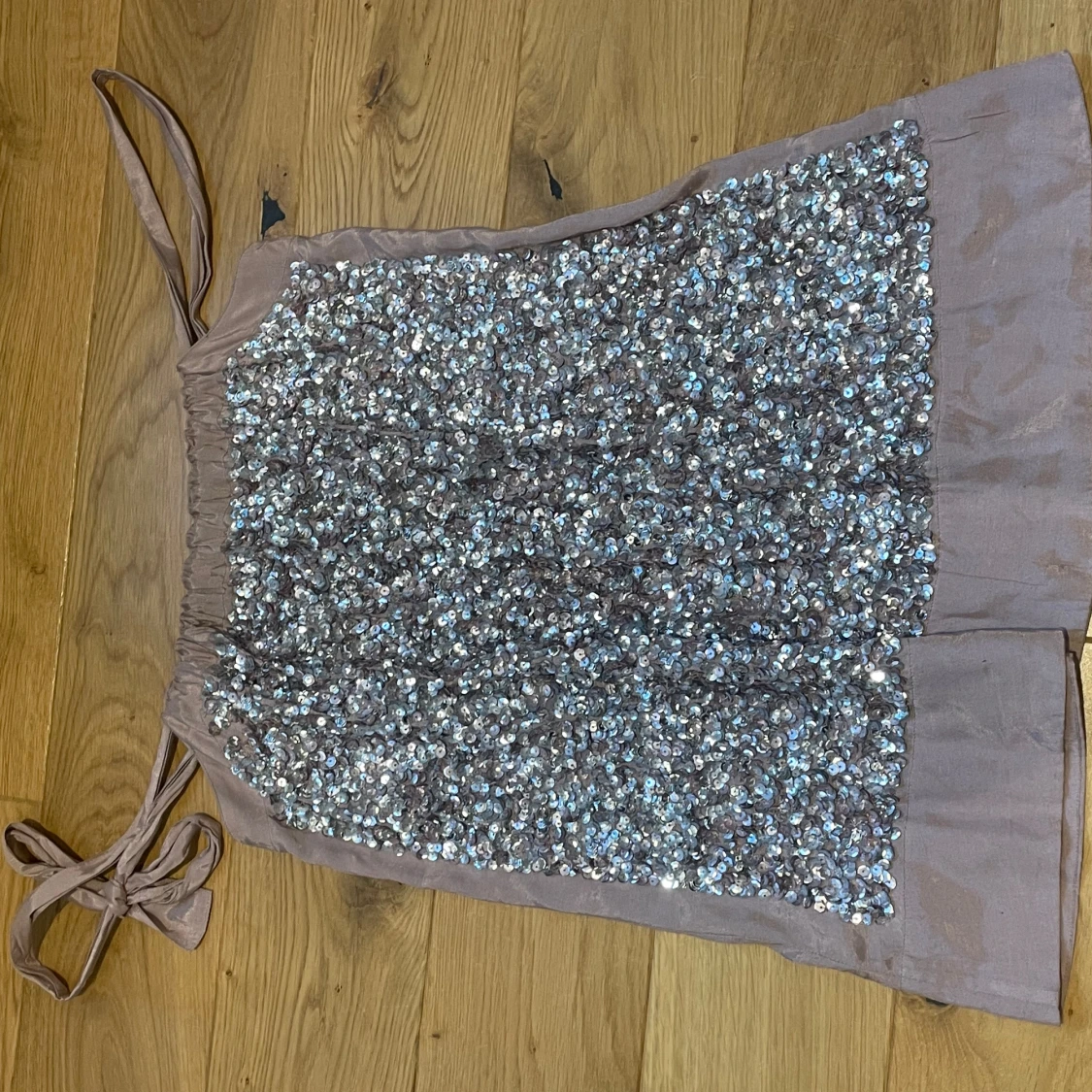 Festlig topp från NIGHT - 93