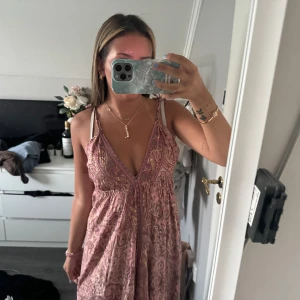 ibiza klänning - aldrig använd