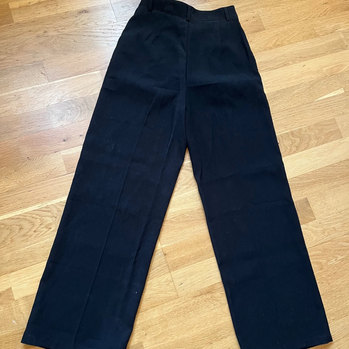 Svarta kostymbyxor - 90